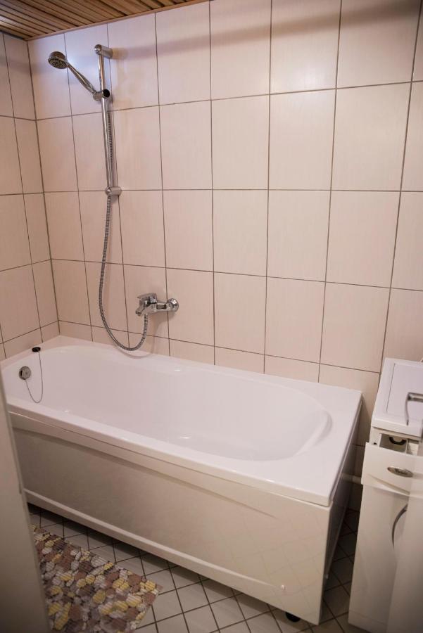 Papiniidu Studio Apartments Parnu Luaran gambar